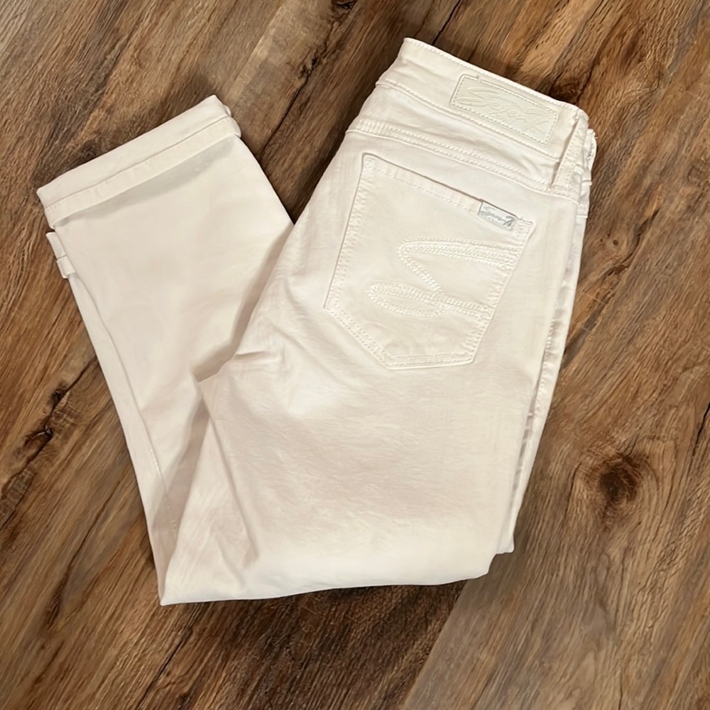 Women’s white seven7 Capri
